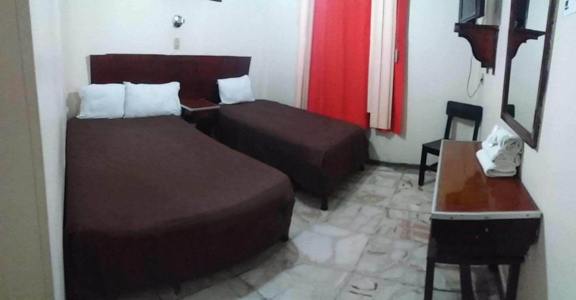 Hotel Colon De Zacatecas Buitenkant foto